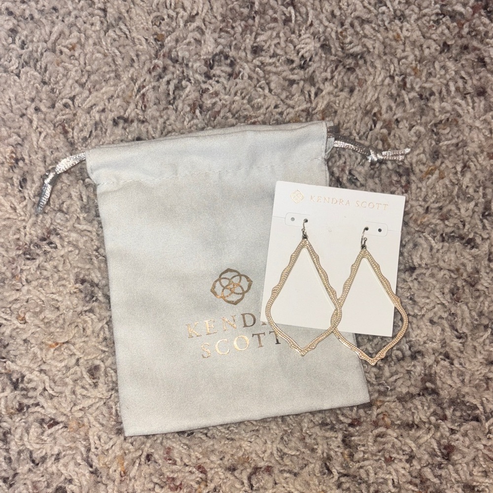 Kendra Scott Gold statement Earrings